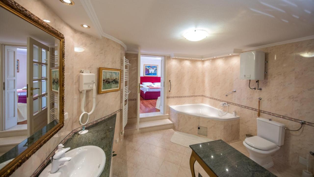 Holiday Home Lapad Beach Royal Дубровник Экстерьер фото